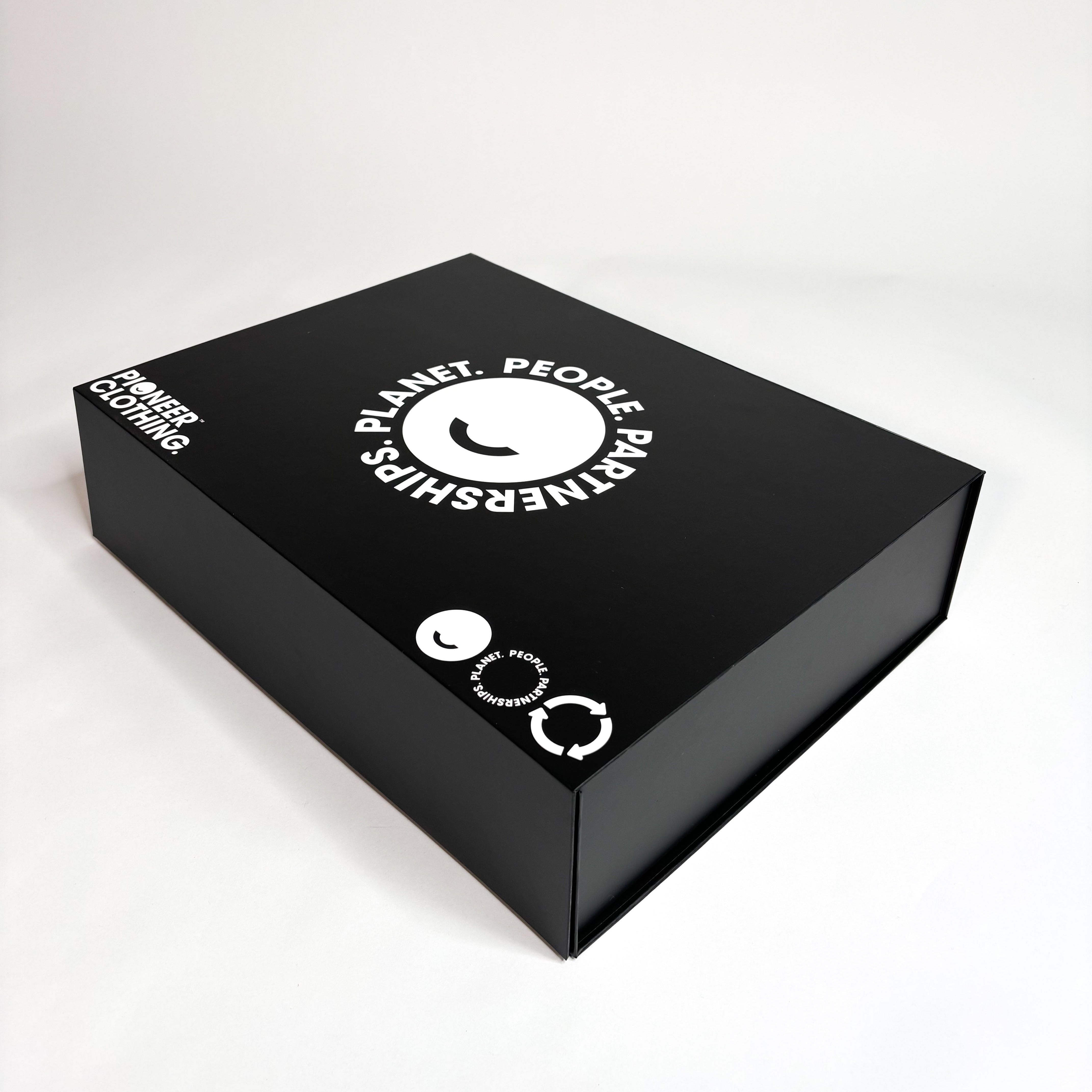 Pioneer Clothing Gift Box