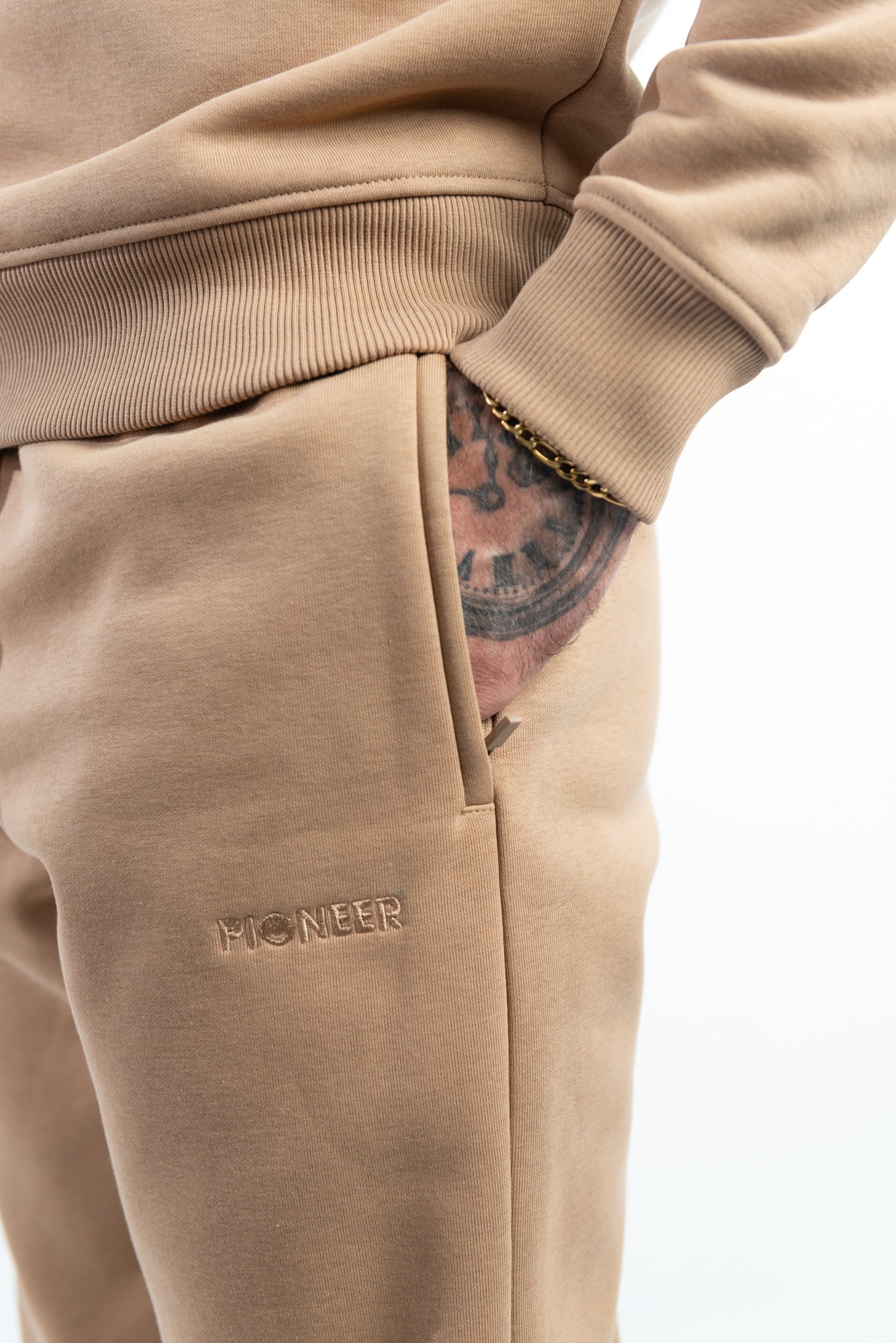 Hazelnut Joggers made with organic cotton and recycled materials